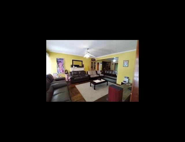 4 BEDROOM HOUSE FOR SALE IN BLUFF